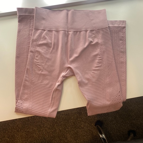 Gymshark 2 piece set - Picture 3 of 4